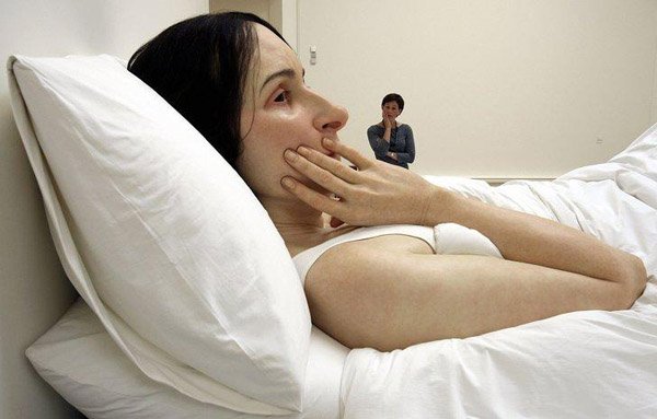 ron_mueck_woman_04.jpg