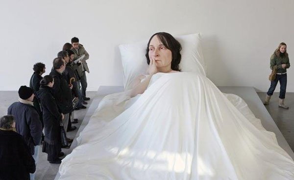 ron_mueck_woman_05.jpg